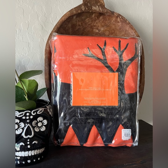 Pottery Barn Kids Haunted Halloween appliqué table cloth NEW - Picture 4 of 7